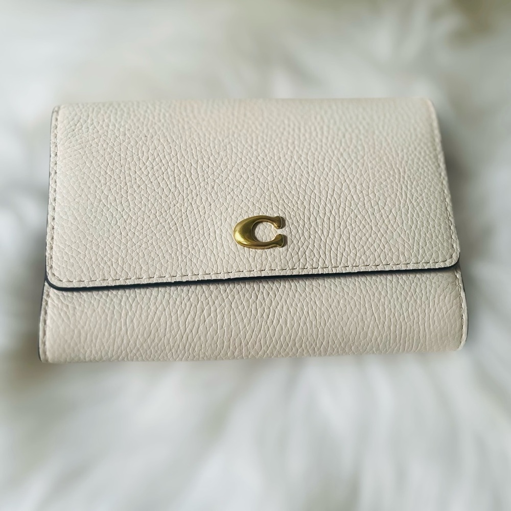 COACH $175 Medium Flap Wallet Ivory White
